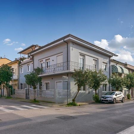 Casa vacanze da Antonio Viareggio Exterior foto
