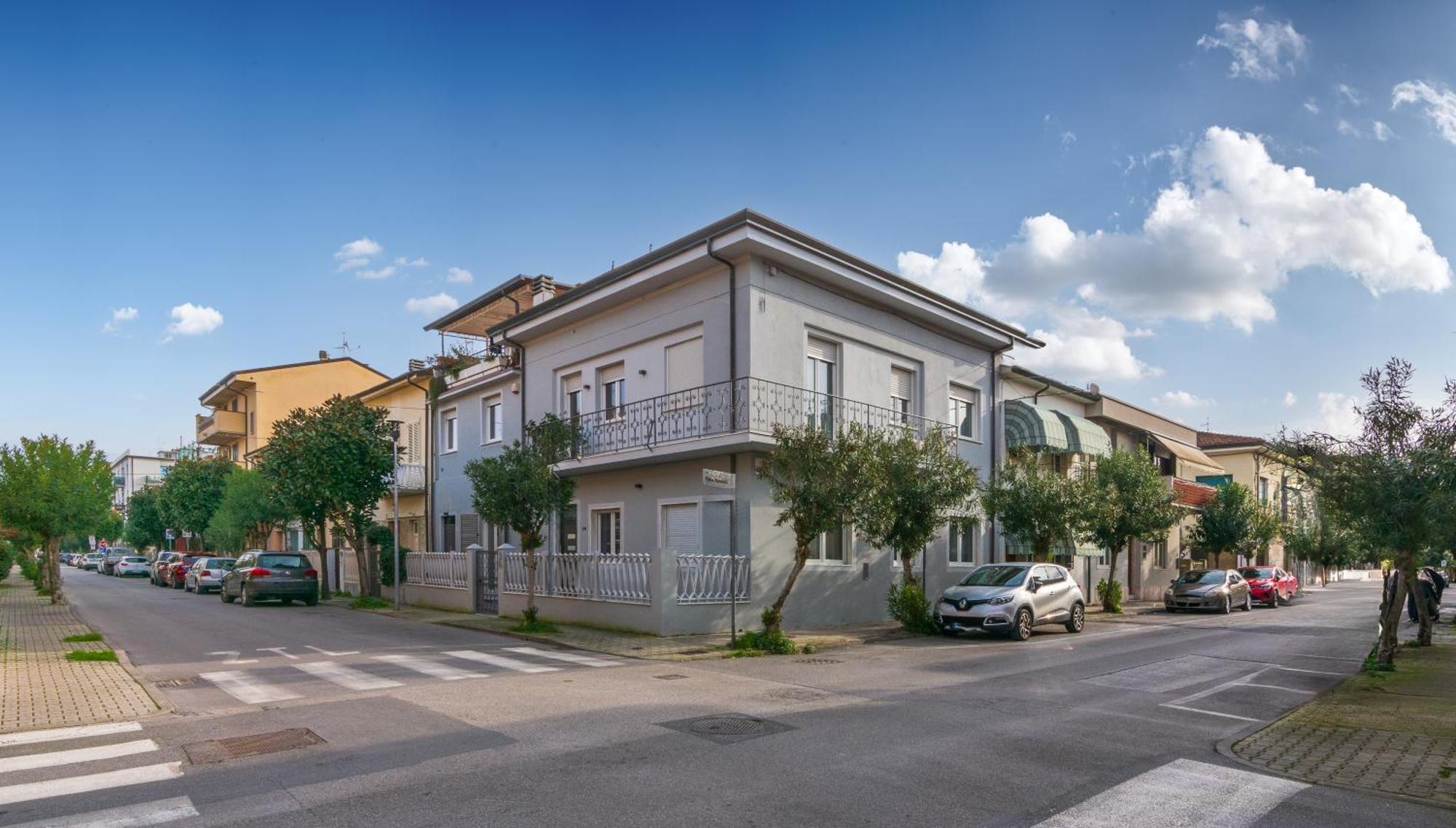 Casa vacanze da Antonio Viareggio Exterior foto